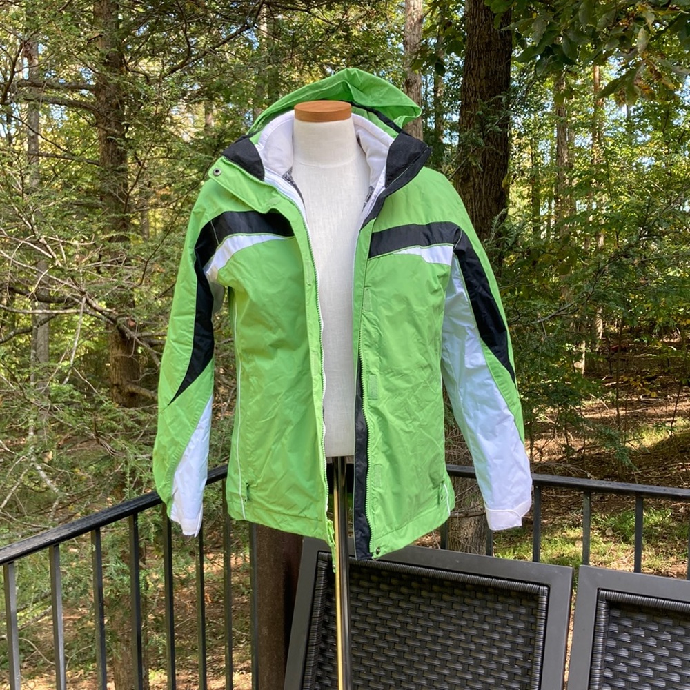 Columbia jacket with inside liner green/white Used and signs of wear sz. S